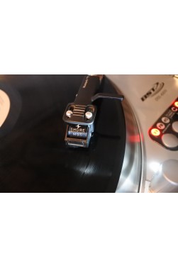 Porte-cellule NUMARK avec cellule vinyle SHURE M95G et diamant SHURE 95G - Headshell + cartridge + stylus